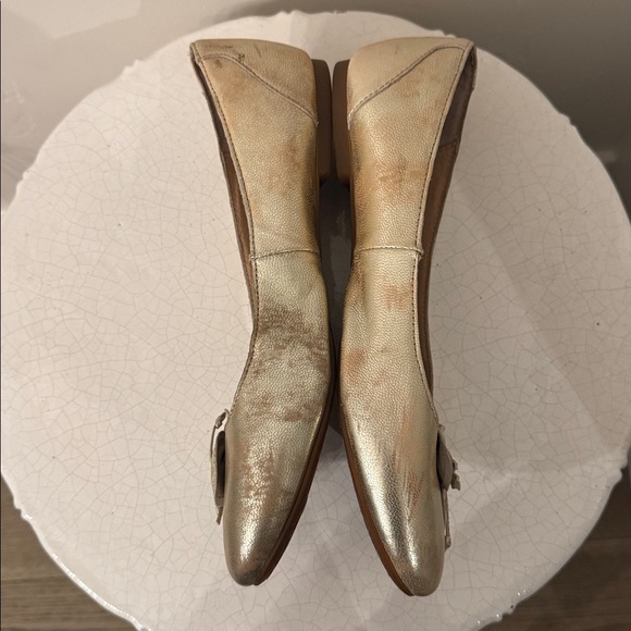 Born Women's Metallic Gold Leather Ballet Flats with Flower Accents Size 8.5 EUC - Picture 6 of 12